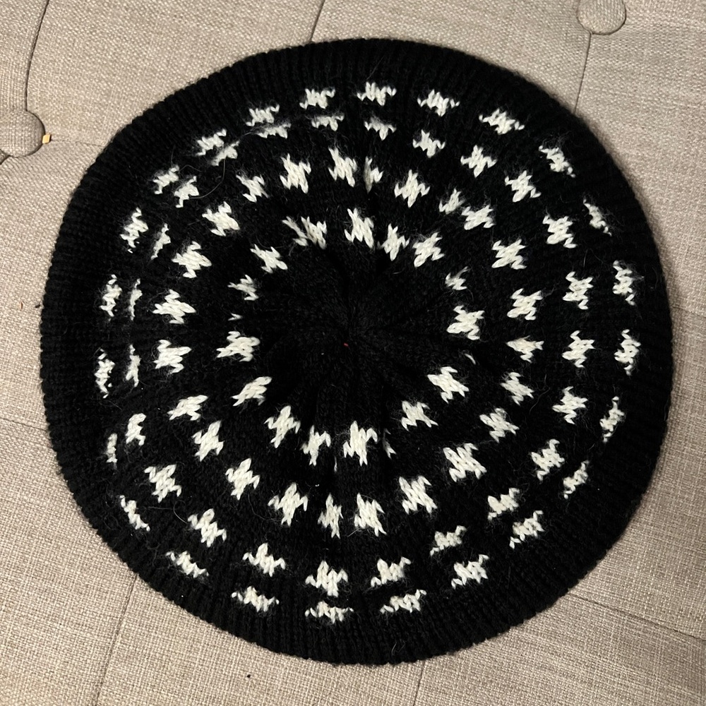 Aris Black and White Knit Hat